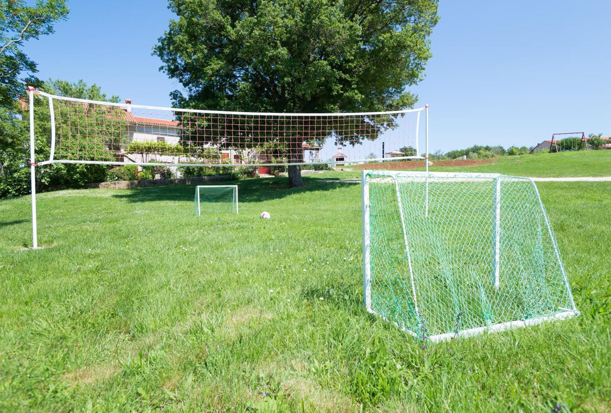 Casa Ivanovac With Pool And Large Front Yard Raša エクステリア 写真