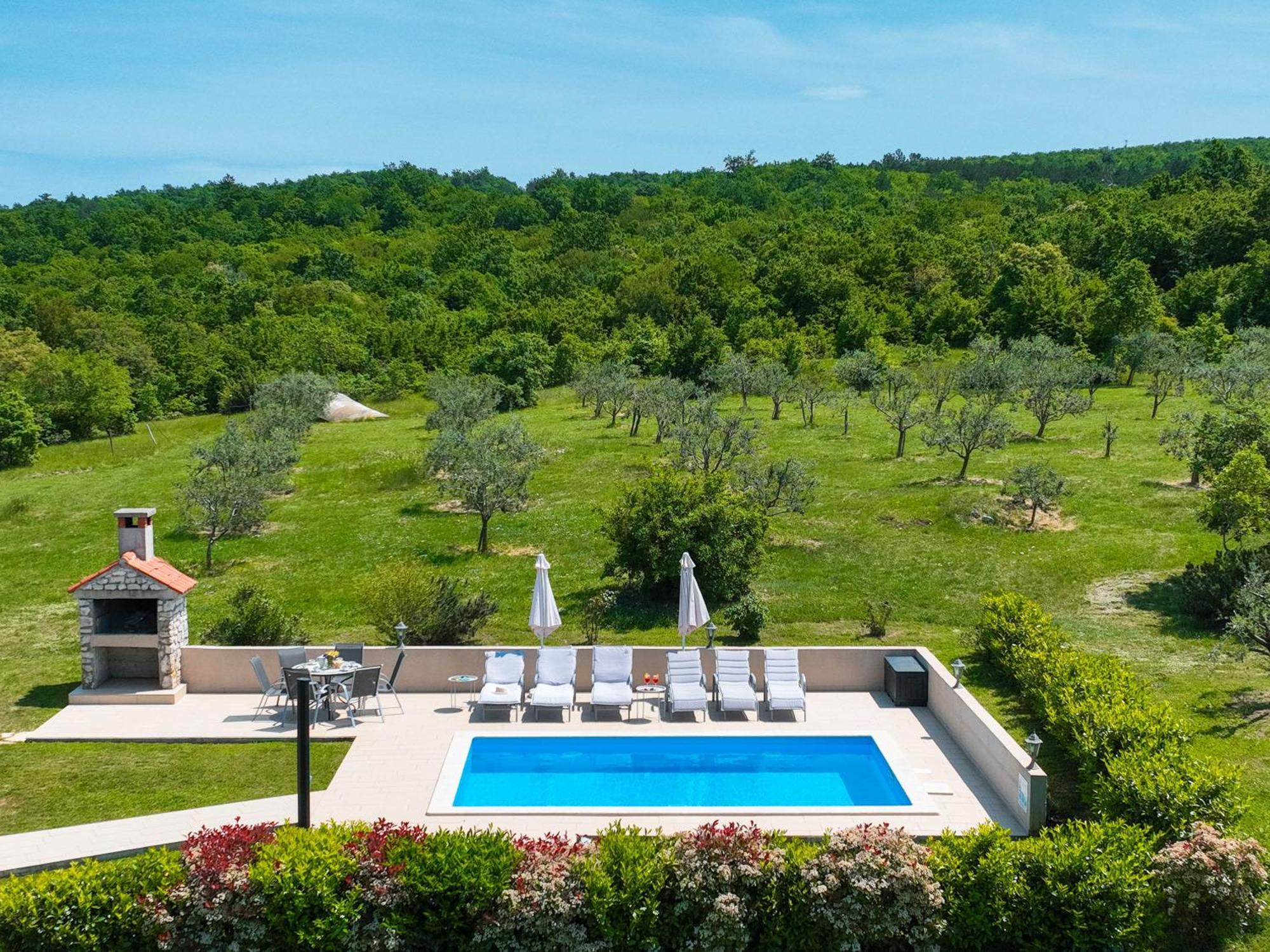 Casa Ivanovac With Pool And Large Front Yard Raša エクステリア 写真