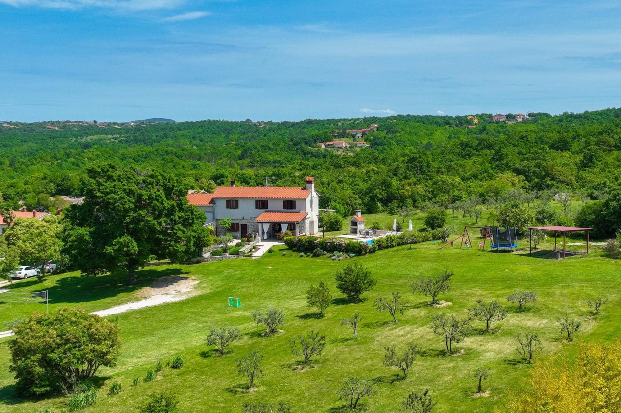 Casa Ivanovac With Pool And Large Front Yard Raša エクステリア 写真